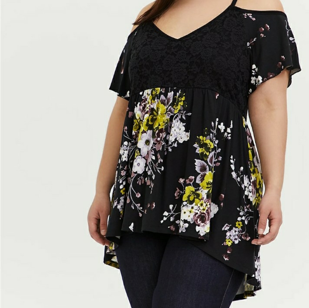 Torrid cold short sleeve shoulder top
